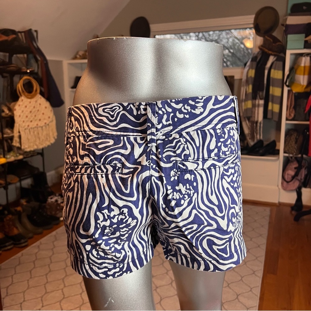 LILLY PULITZER The Walsh Short Night Swimming Casual Beach Summer Chino Blue Sz2 - Picture 6 of 8